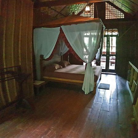 Happy Ria Homestay & Guesthouse Букит-Лаванг Экстерьер фото